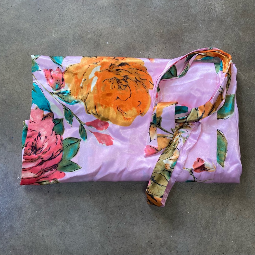 PRETTY BASH Vibrant Floral Robe in Pink and Orange Size L